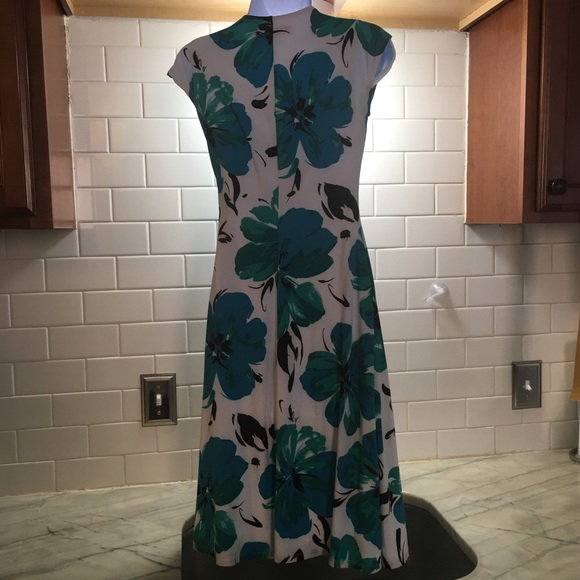 COPY - Evan Picone Floral A-Line Dress with Lining - Picture 4 of 13